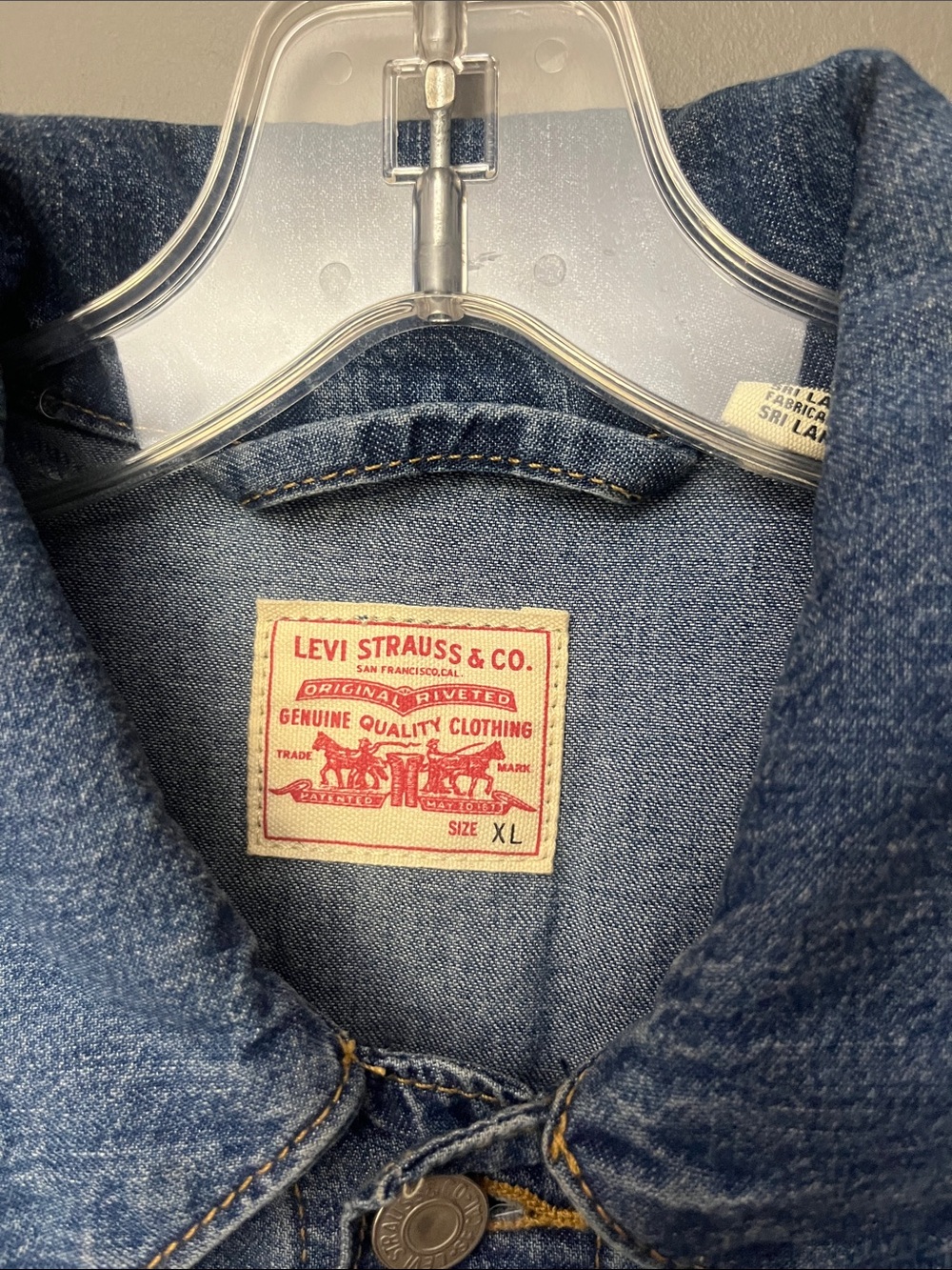 Levi’s Women’s Classic Blue Denim Short Sleeve Jumpsuit - Size XL - Picture 2 of 11